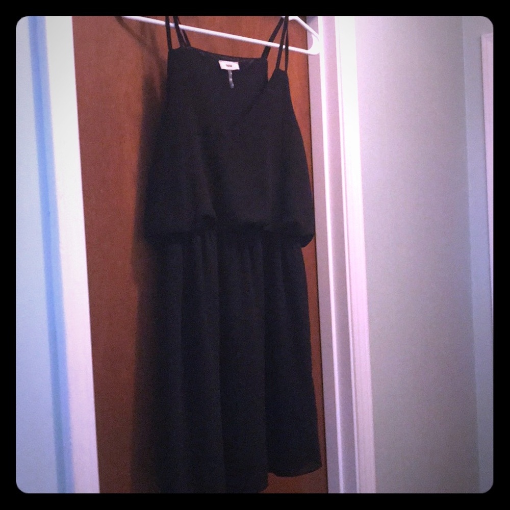 black dress great for spring or summer weddings!